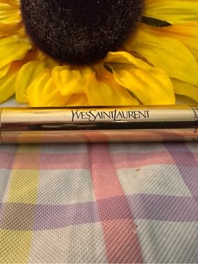 Yves Saint Laurent Touche Awakening Concealer Click Pen #1